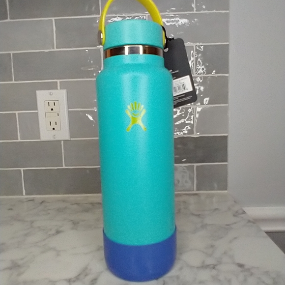 Limited Edition Hawaii Hydro Flask 40oz widemouth water bottle - Picture 2 of 8
